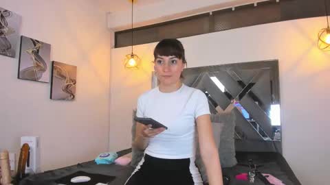 Candy hot online show from January 2026 08:14:02 PM