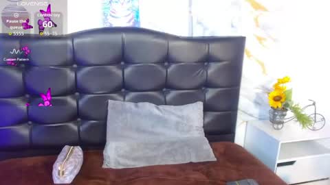 Isabella online show from May 2026 04:07:01 AM