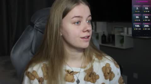 Snapshot of candy_meggie chatting on January 2025 02:17:02 PM Megan online show from January 2025 02:17:02 PM