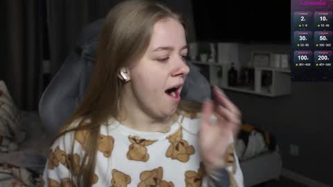 Snapshot of candy_meggie chatting on January 2025 02:26:01 PM Megan online show from January 2025 02:26:01 PM