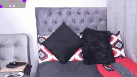 YECENIA - online show from October 2025 06:16:02 AM