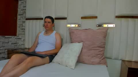 candyandsteven online show from October 2025 02:34:01 AM