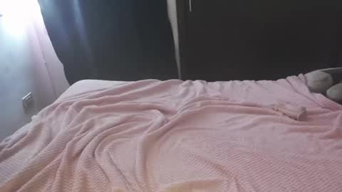 Candy online show from April 2026 07:58:01 PM