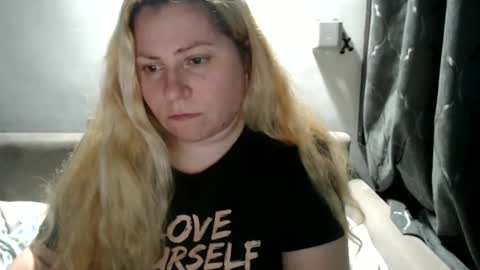 Laura online show from February 2025 09:38:02 PM