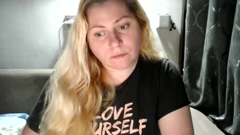 Laura online show from February 2025 07:30:02 PM