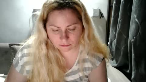 Laura online show from March 2025 11:37:01 PM