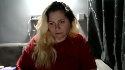 Laura online show from September 2025 09:27:02 PM