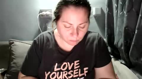 Laura online show from October 2025 06:41:02 PM