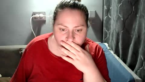 Laura online show from October 2025 07:23:01 PM