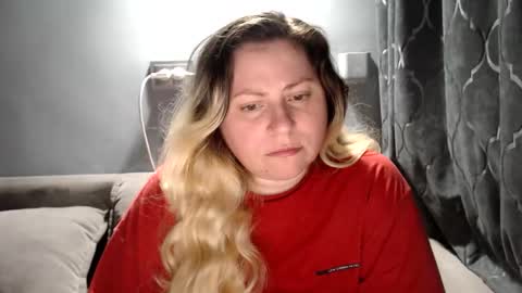 Laura online show from April 2026 01:42:02 AM