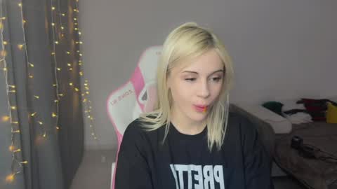 Snapshot of candyhannah chatting on March 2026 08:04:02 PM You can call me HH online show from March 2026 08:04:02 PM