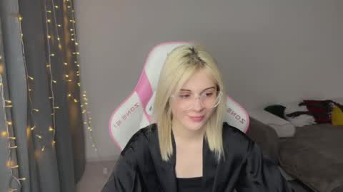 Snapshot of candyhannah chatting on March 2026 04:24:01 PM You can call me HH online show from March 2026 04:24:01 PM