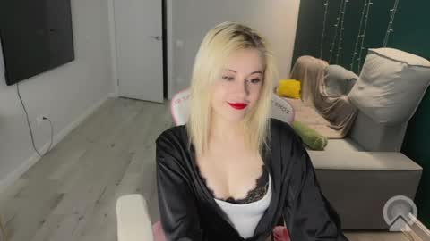 Snapshot of candyhannah chatting on April 2026 05:10:01 PM You can call me HH online show from April 2026 05:10:01 PM