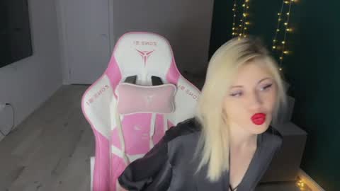 Snapshot of candyhannah chatting on April 2026 04:12:02 PM You can call me HH online show from April 2026 04:12:02 PM