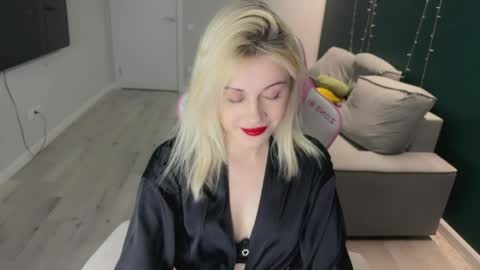 Snapshot of candyhannah chatting on April 2026 05:52:02 PM You can call me HH online show from April 2026 05:52:02 PM