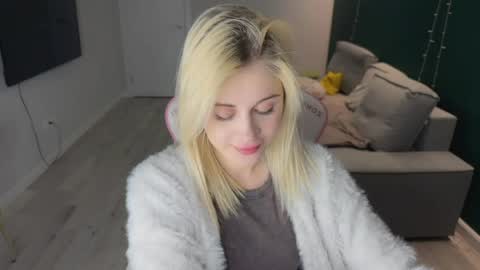 Snapshot of candyhannah chatting on April 2026 06:42:01 PM You can call me HH online show from April 2026 06:42:01 PM