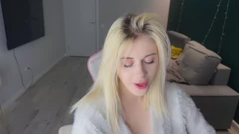 Snapshot of candyhannah chatting on April 2026 06:05:02 PM You can call me HH online show from April 2026 06:05:02 PM