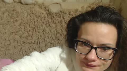 say meow and send tips  online show from December 2024 01:32:02 AM