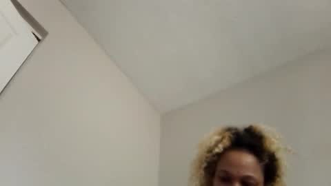 Snapshot of candyredxo2024 chatting on October 2025 02:13:01 PM candyredxo2024 online show from October 2025 02:13:01 PM