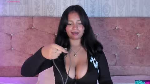 Snapshot of candys_victoria chatting on May 2026 04:32:02 AM Candys Victoria online show from May 2026 04:32:02 AM