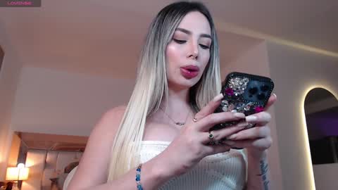 Snapshot of candyshe chatting on January 2025 03:39:02 AM Shenoa Jimenez online show from January 2025 03:39:02 AM