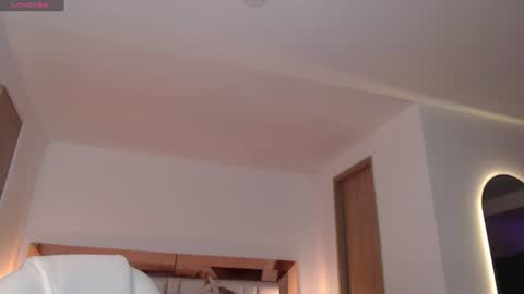 Snapshot of candyshe chatting on January 2025 05:03:01 AM Shenoa Jimenez online show from January 2025 05:03:01 AM