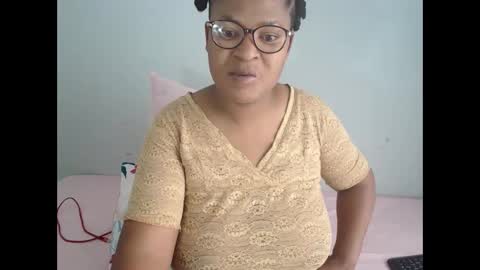 Snapshot of candyyumsaerolaxx chatting on May 2026 07:48:01 AM candyyumsaerolaxx online show from May 2026 07:48:01 AM