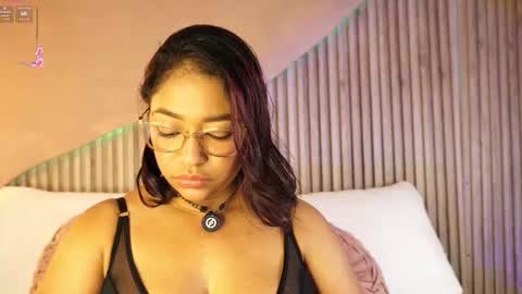Canela Hot  online show from March 2026 12:38:02 PM