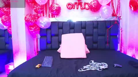 Aura  online show from February 2025 12:00:02 PM