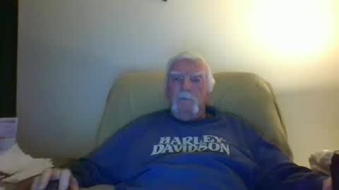 Snapshot of capecod21 chatting on December 2024 01:29:02 AM capecod21 online show from December 2024 01:29:02 AM