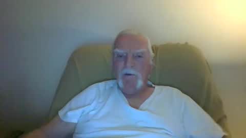 Snapshot of capecod21 chatting on February 2025 09:52:01 PM capecod21 online show from February 2025 09:52:01 PM