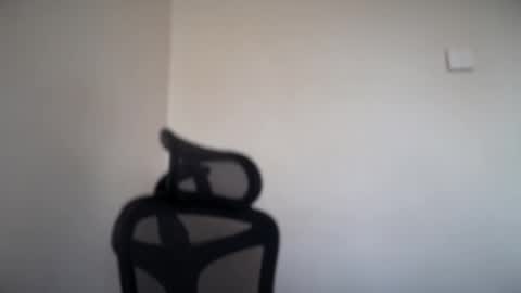 Emma online show from December 2025 08:10:01 AM