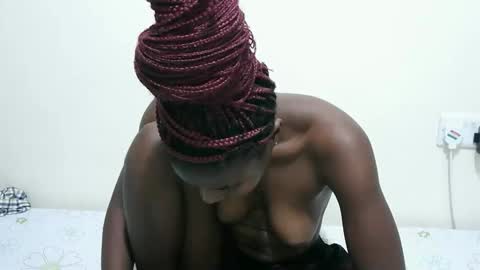 capril_sexy online show from March 2026 08:01:01 PM