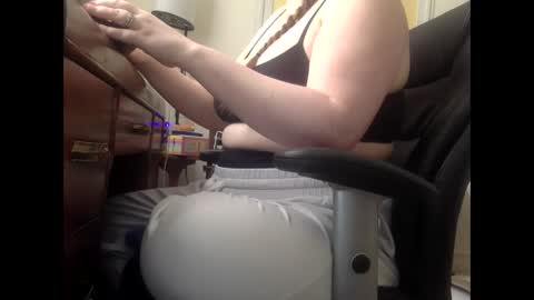 Snapshot of carabelle89 chatting on April 2026 10:21:02 PM carabelle89 online show from April 2026 10:21:02 PM