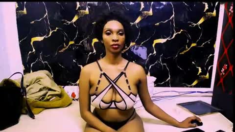Snapshot of caramelminxx_ chatting on June 2026 07:39:01 AM caramelminxx_ online show from June 2026 07:39:01 AM