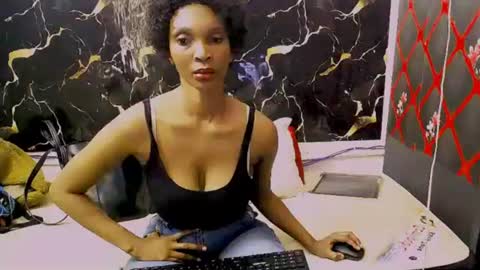 Snapshot of caramelminxx_ chatting on June 2026 06:43:02 AM caramelminxx_ online show from June 2026 06:43:02 AM