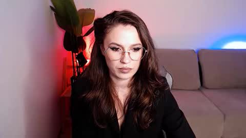 Mary online show from November 2025 04:40:01 PM