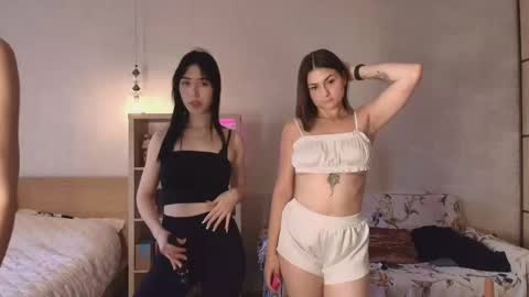 caressyourself online show from October 2025 11:10:02 AM