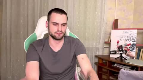 Cari online show from December 2025 08:25:02 PM