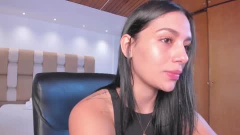 Snapshot of carina_rossi chatting on October 2025 12:25:01 PM Carina online show from October 2025 12:25:01 PM