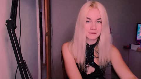 Carin online show from September 2025 06:02:02 PM