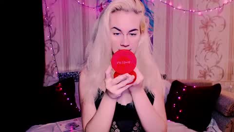 Snapshot of carinfox chatting on June 2026 06:30:01 PM Carin online show from June 2026 06:30:01 PM