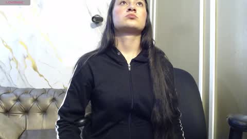 Carito online show from November 2025 03:27:01 AM