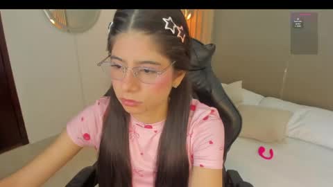 Snapshot of carlina_15 chatting on June 2026 12:33:01 PM C A R L I N A online show from June 2026 12:33:01 PM