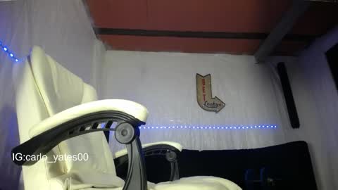 Snapshot of carlo_yates27 chatting on May 2026 04:25:02 PM carlo yates thx for help me to reach 100 thumps up online show from May 2026 04:25:02 PM