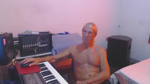 Snapshot of carlos2557 chatting on February 2026 11:28:01 AM carlos online show from February 2026 11:28:01 AM