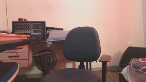 Snapshot of carlos2557 chatting on March 2026 02:13:02 PM carlos online show from March 2026 02:13:02 PM