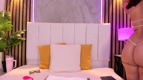 Carlotta Velour online show from April 2026 03:27:02 AM