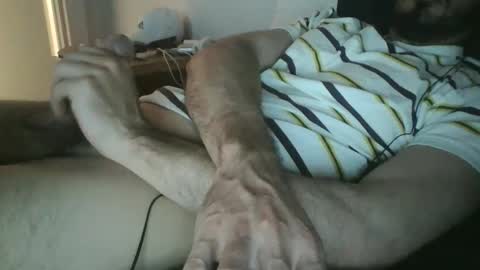 Snapshot of carloxxx24 chatting on October 2025 05:13:01 AM DBX online show from October 2025 05:13:01 AM
