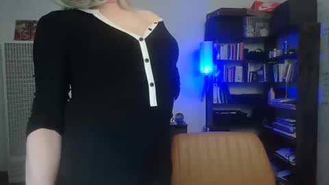 Samantha Foxey online show from April 2026 10:15:01 AM